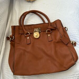 MICHAEL KORS Hamilton Saffiano Leather Handbag with GoldRock
